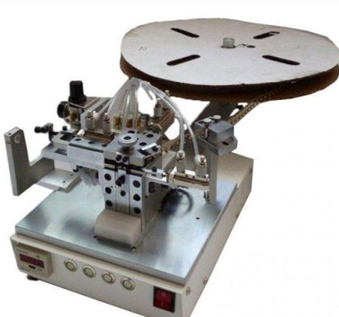 端子機廠家的壓著機在穿線時怎么操作的？